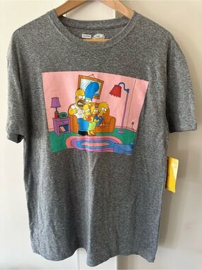 THE SIMPSONS AUTHENTIC GRAPHIC T-SHIRT FAMILY IN FRONT OF TELEVISION SZ lARGE
